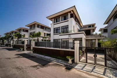 IDC White House Ha Long FLC Golf & Resort – Foto 11